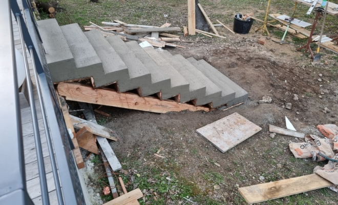 Escalier en béton, Saint-Clément-de-Rivière, RJ Aménagements Extérieurs