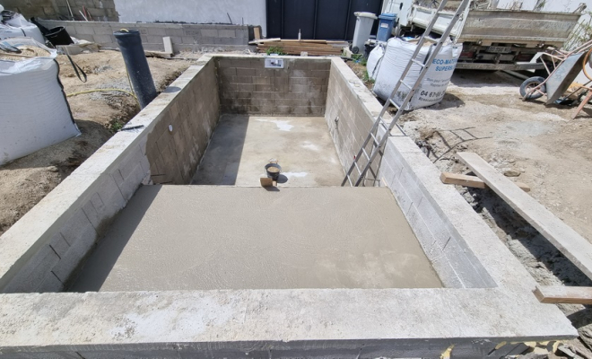 Piscine en béton, Saint-Clément-de-Rivière, RJ Aménagements Extérieurs