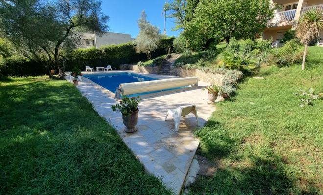 Piscine à coque, Saint-Clément-de-Rivière, RJ Aménagements Extérieurs