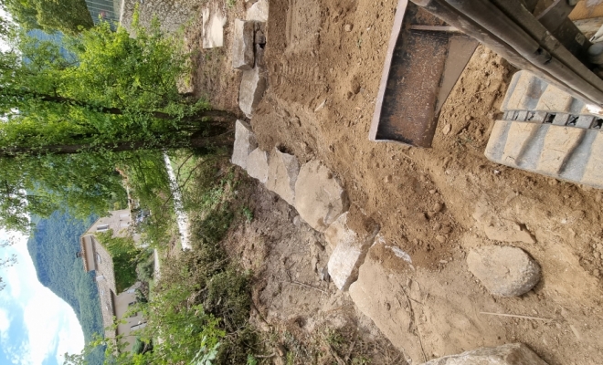 Pose de bloc rocheux (enrochement) dans les cévennes à Le Vigan, Saint-Clément-de-Rivière, RJ Aménagements Extérieurs