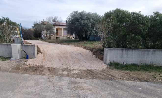 Terrassement en vue d'une division de parcelle sur la commune de Saint-Jean-de-cuculles , Saint-Clément-de-Rivière, RJ Aménagements Extérieurs